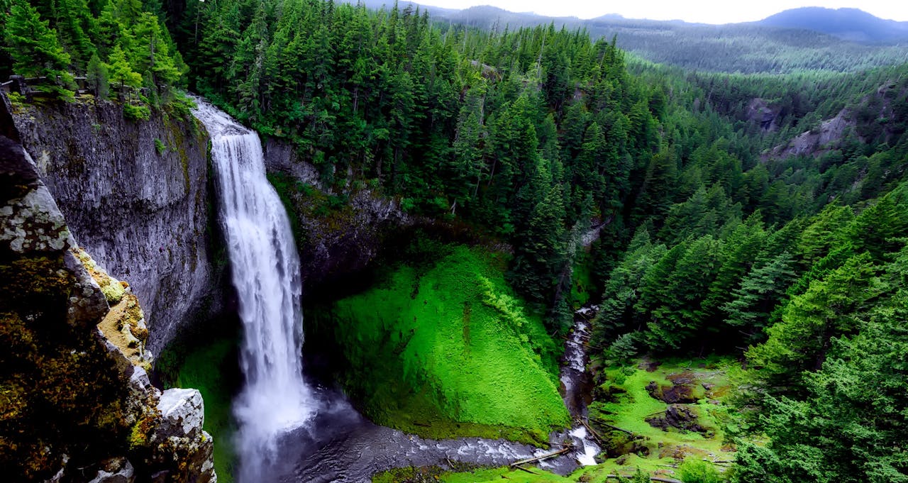 Tak Hanya Pantai, 5 Destinasi Air Terjun Paling Indah di Bali